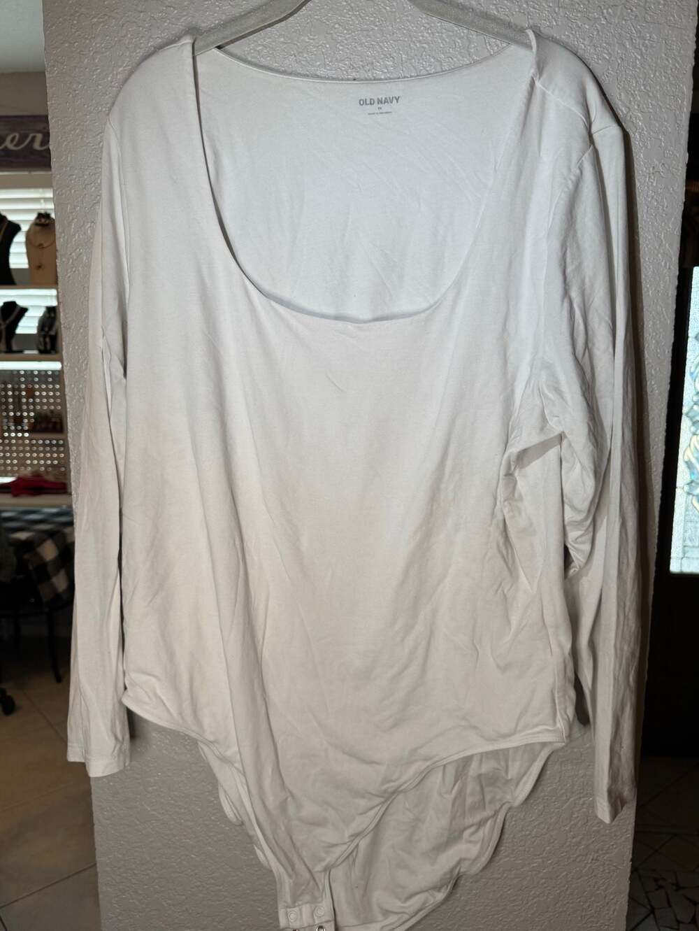 Old Navy White Long-Sleeve Square-Neck Bodysuit 3X